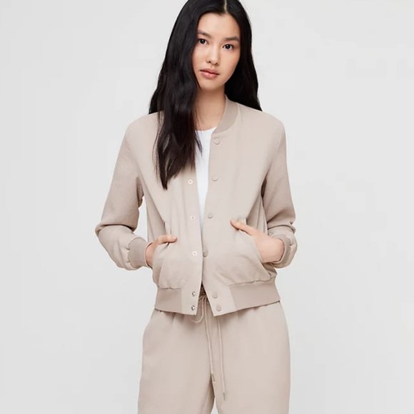 NWT Aritzia Wilfred Poussin Bomber in Concrete - Picture 3 of 5